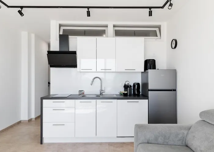 Superbe 2 Pieces Front De Mer, Le Lido Antibes